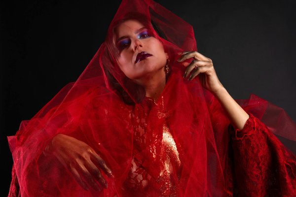 Scopri i segreti per mantenere il trucco intatto durante l'estate: i metodi pi√π efficaci!